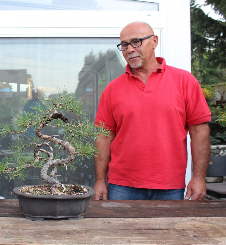 Peter Roško nás navždy opustil 3. septembra 2020 vo veku 55 rokov  . Výborný bonsaista, kamarát. Vždy veselý a ochotný pomôcť. Česť jeho pamiatke.